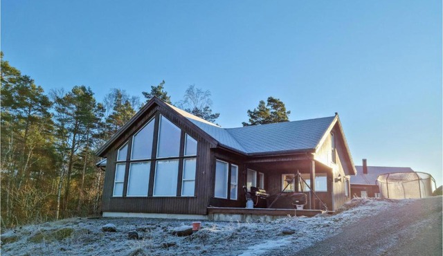 Stunning Home In Lyngdal With Wifi