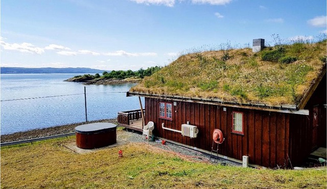 Stunning Home In Malm With Lake View
