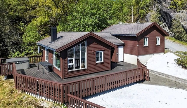 Stunning home in Nedstrand with sauna