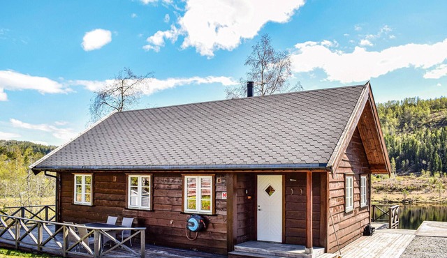 Stunning home in Norheimsund with house sea view