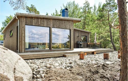 Stunning Home In Risør With Ethernet Internet