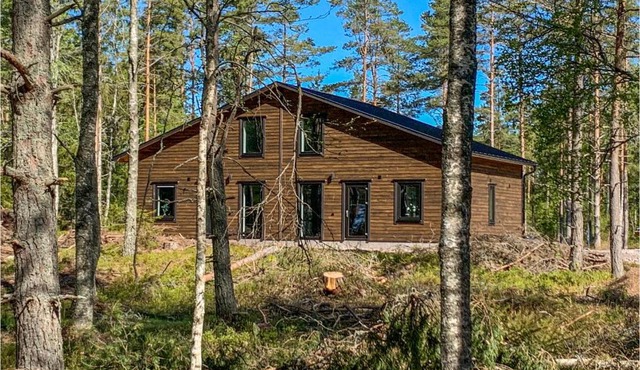 Stunning Home In Säffle With Wifi