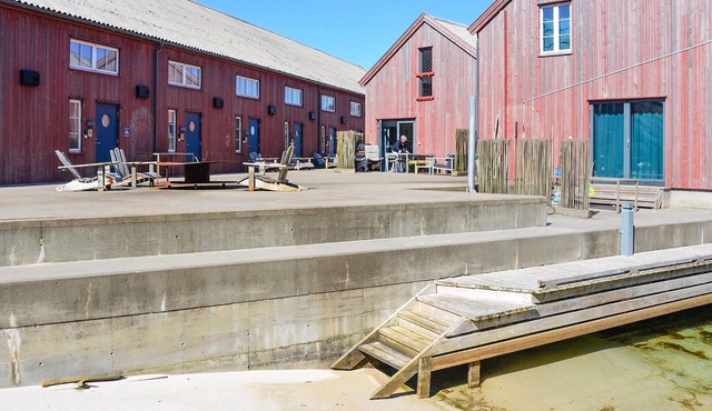 Stunning home in Søgne with WiFi