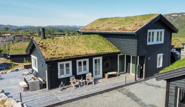 Stunning home in Tjørhom with sauna