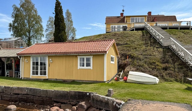 Stunning home in Tranås with lake view