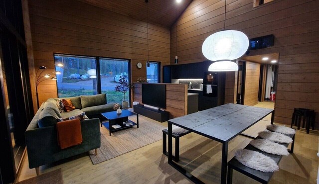 Stylish 4BR Villa for 10 | Private Jacuzzi & Sauna