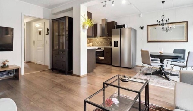 Stylish & Modern apartment, Near the centre, free parking !