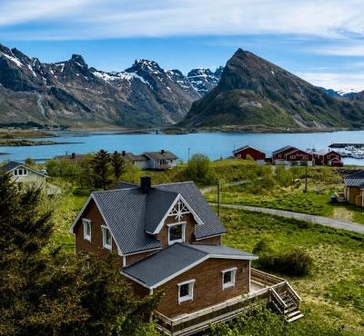 The Chess House Lofoten - Luxury Arctic Villa in Fredvang