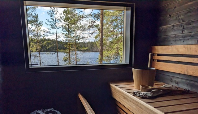The lakehouse offers luxury and breathtaking views close to nature. in Etelä-Savo
