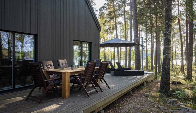The Nabbe – Lake Escape w/Sauna, Jacuzzi & Boats