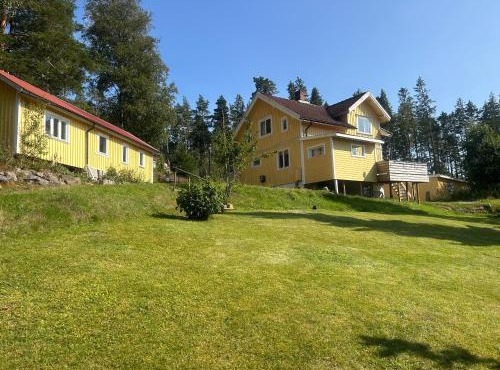 The Nordby Cabin - Bed Linen Included - 3 minutes from E6