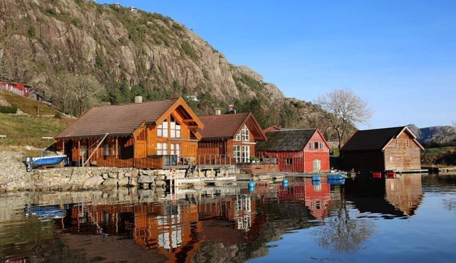 The pearl of the Lysefjord - the boathouse at Prekestolen