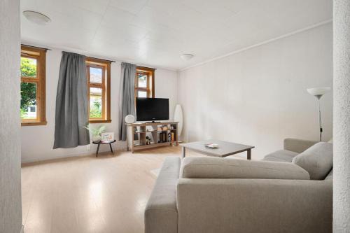 The Red House - Affordable living in city center