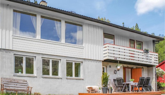 Three-Bedroom Holiday Home In Vikanes