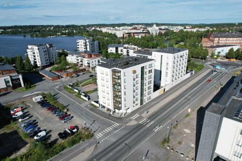 Tilava huoneisto järvinäköalalla in Hämeenlinna