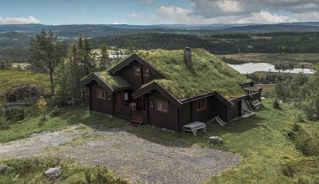Timber cabin with panoramic views at Spåtind