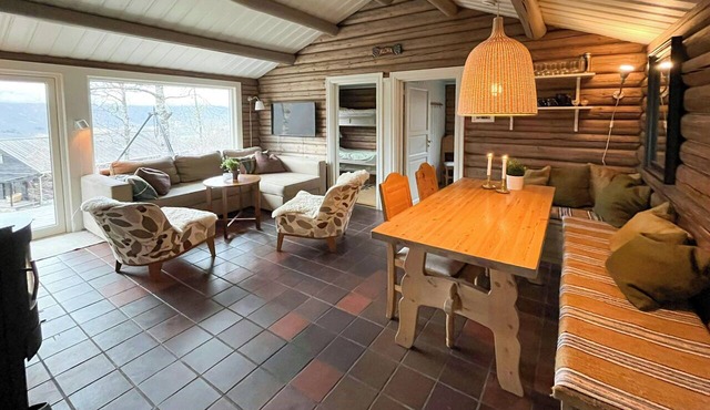 Timber cabin with ski-in access at Solheisen in Hemsdal