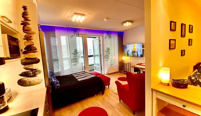 To LuxStudio SAVUsuite From Helsinki Airport 6 min, to City 27min, FreeParking in Kivistö in Vantaa
