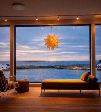 Top-Floor Flat By The Harbour In Åkrehamn