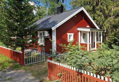 Traditional Log Cabin - Self check-in