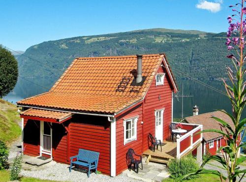 Two-Bedroom Holiday home in Utvik 1
