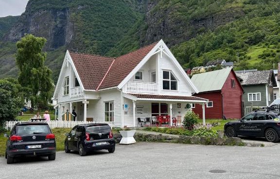 Undredal Fjord Apartments
