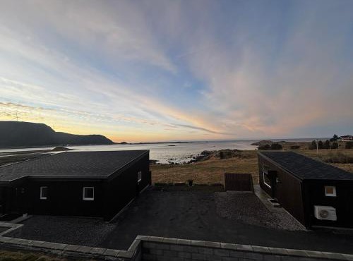 Unik og moderne hytte med utsikt mot havet 38 Otterlei Resort in Haram
