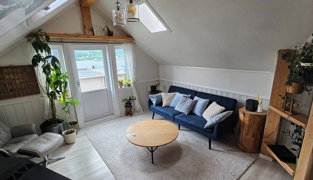 Unique loft apartment with beautiful atmosphere-southfaced balcony-free parking