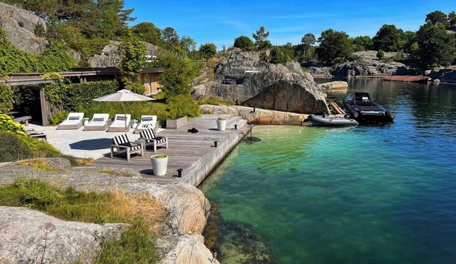 Unique Sørlandet cottage with dock near