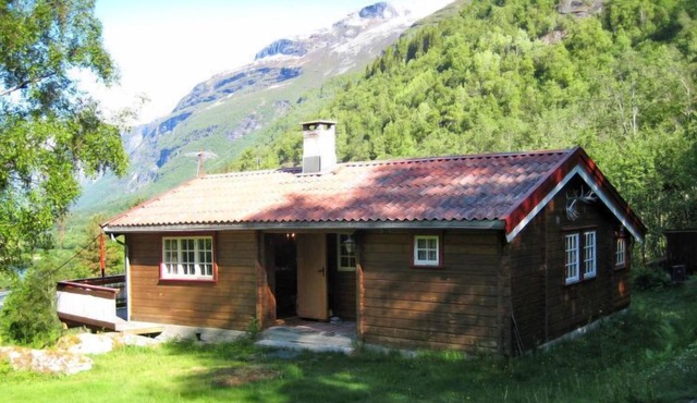 Vacation home Fale (FJM028) in Sunndalsøra - 4 persons, 2 bedrooms