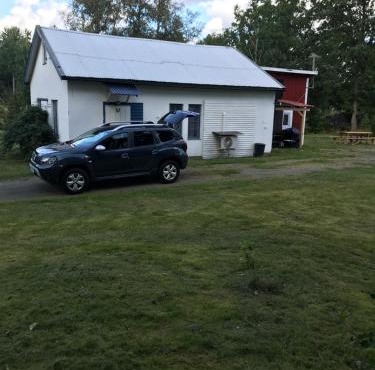 Vacker hus i naturen