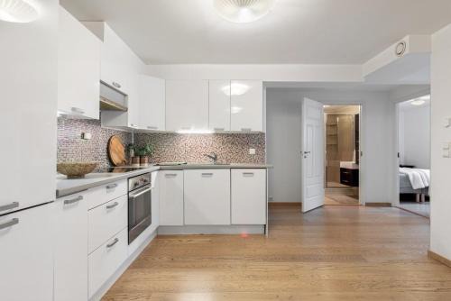 Vaulen Beach Apartment, Private Entrance and Parking