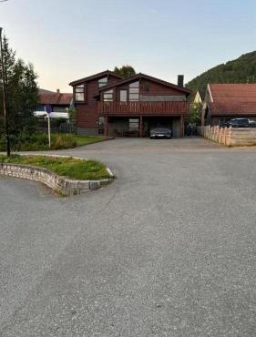 Very centrally located apartment in Tromsø with free parking