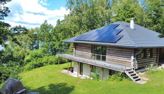 Villa Bergsmåla – Lake House with Boat & Sauna