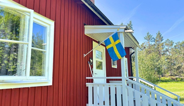 Villa Clara – Holiday Home with Swimming Pond Near the Baltic Coast in Småland