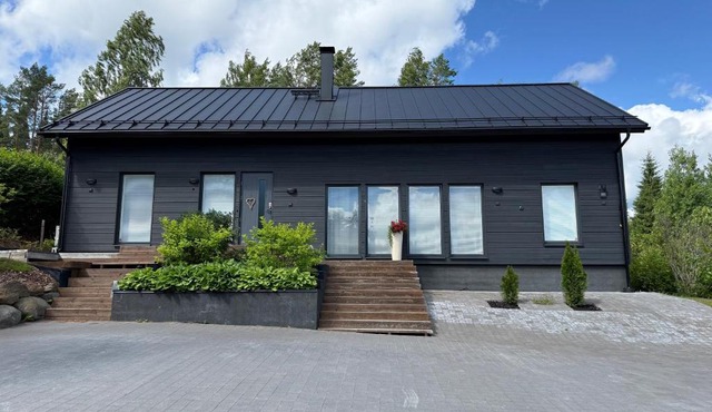 Villa Ensola with pool in Savonlinna