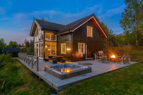 Villa Heidi · Mjøsa-utsikt · Jacuzzi Badstu · 30 min OSL