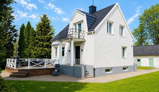 Villa in southern Småland near Lake Möckeln. Fenced garden, dogs are welcome.