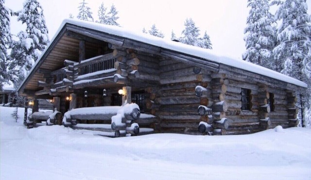 Villa Keisarinrinne | Unique Log Villa for Groups in Kuusamo