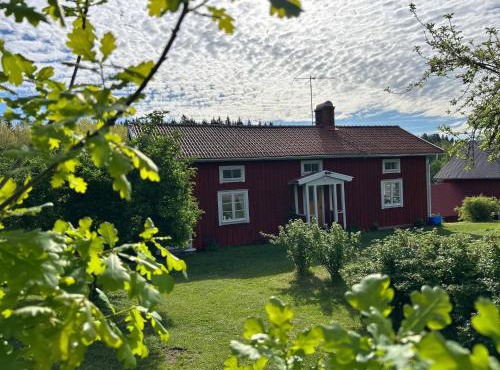 Villa Sakis - Historic Swedish Farm Cottage - Lake Sauna