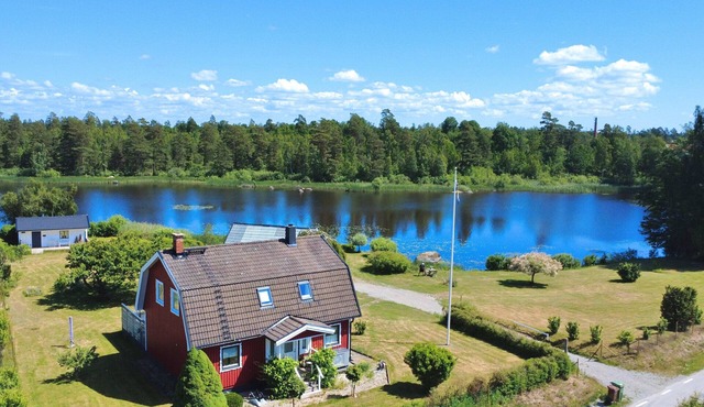 Villa Saleboda – Stunning Lakefront Holiday Home with Sauna & Boat in Blekinge