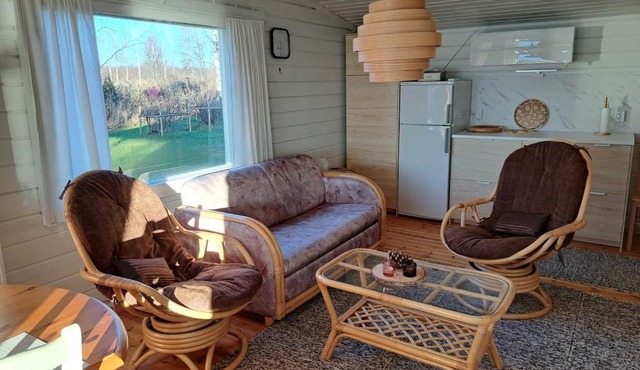Villa Selma cottage on the shore of Kemijoki with a wood-fired sauna in Keminmaa
