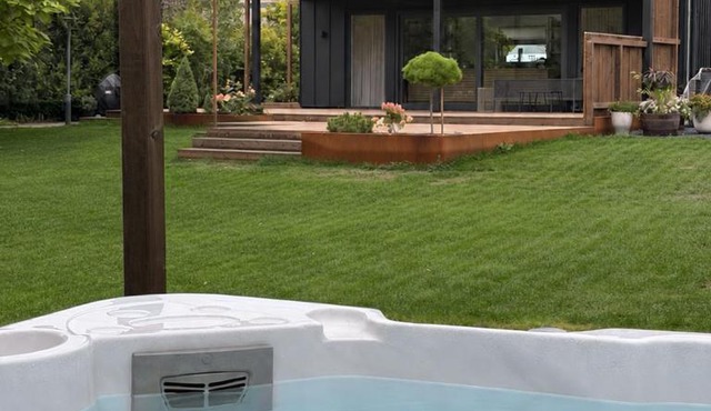 Villa Strandvik - Luxury Seaside Villa with Private Hot Tub in Halmstad