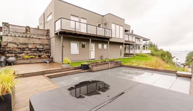 Villa with jacuzzi