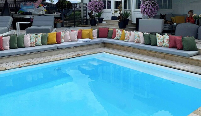 Villa with pizza oven and heated swimming pool in Vest