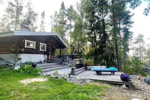 WALHALLA Kaksi Mökkiä, Maisemasauna ja Oma Rauha in Paalasmaa