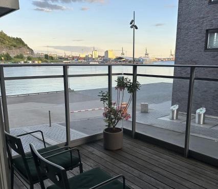 Waterfront retreat steps from the city beach