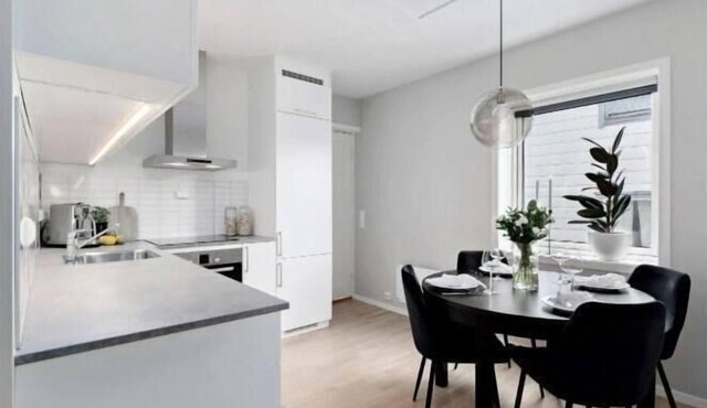 Wonderfully located, 2bedroom, Balcony