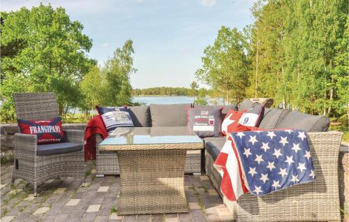 4 Bedroom Cozy Home In Rockneby