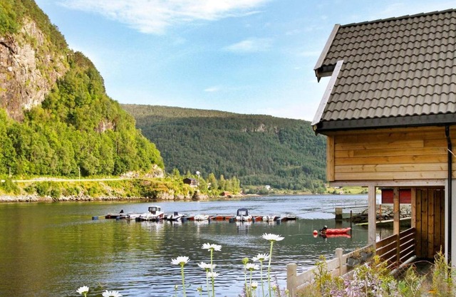 Holiday Leirvik 